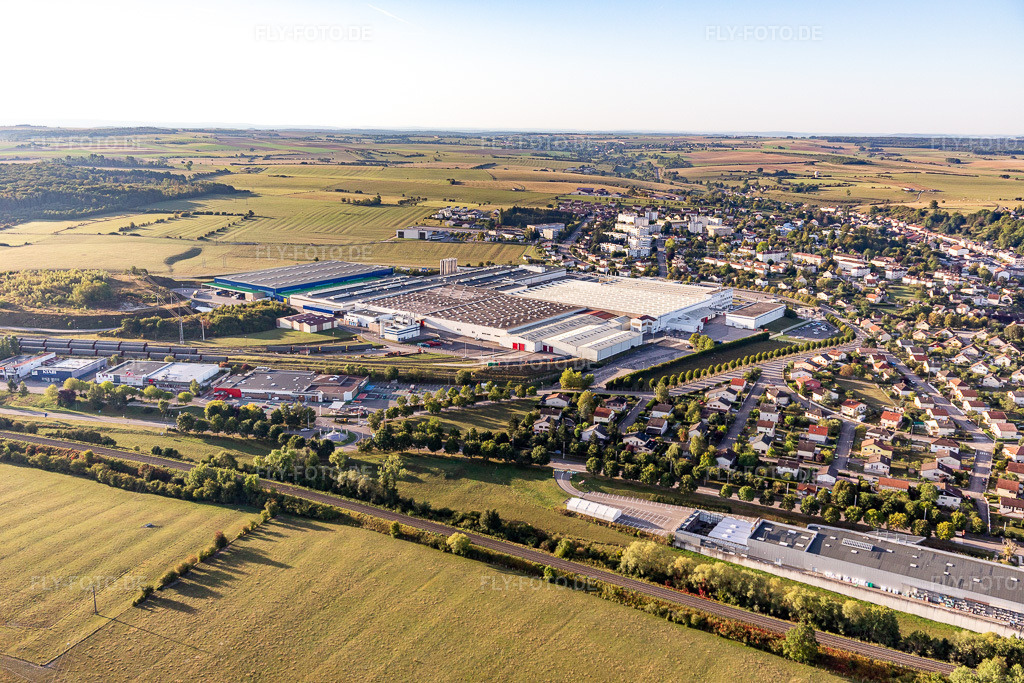 Luftbild: Nestlé Waters Supply Est in Contrexéville im Bundesland Vosges in Frankreich. Foto: IMG_118438.jpg vom 16.09.2019 durch Werner Riehm/FLY-FOTO.de