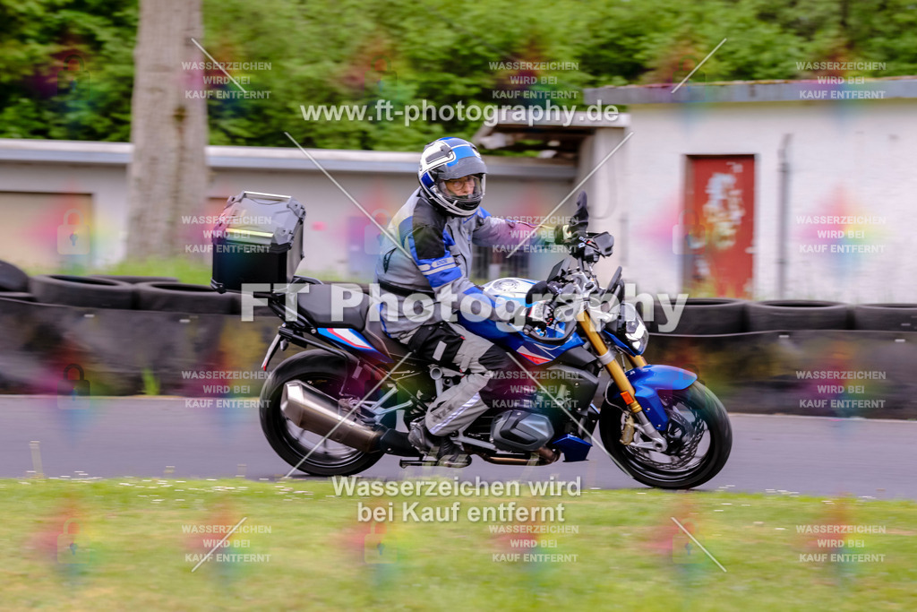 MotoTeamVBK-20667 | Hier findet Ihr Bilder von Touristenfahrten auf der Nürburgring Nordschleife oder von anderen Veranstaltungen die ich besucht habe. Viel Spass beim Durch Schauen 