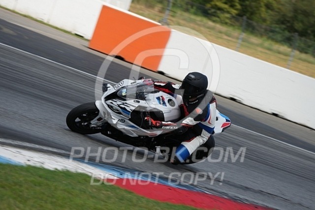 2024_08_05_PBK_13562 | Sportfotografie; SlowMotion; Video; Rennstrecke; Hafeneger; Speer; Racing; RSE; BMW; CBO; Trackday; Motorsportarena; Hockenheimring; Brno; Most; Barcelona; Valencia