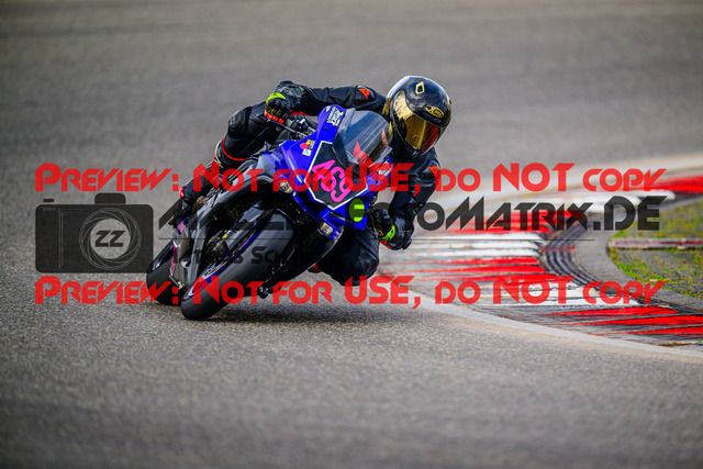 MaZZes_FotoMatrix_240910_6007705_6901 | WEISS