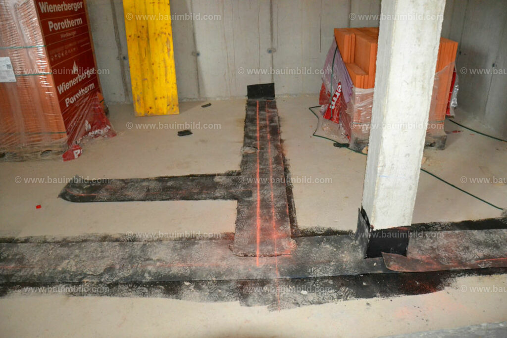 bib-lg07-mauerarbeiten-0220 | Nach LV-Leistungsgruppen sortierte Detailfotos über den Bau eines Hauses. Alle Hausbau-Bilder direkt vom Urheber und Autor der Website Haus-Selber-Bauen.com