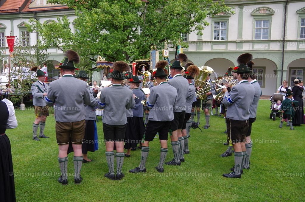IMGP7016 | fotografiert von Axel PollmannLeonhardi Wallfahrt Benediktbeuern und Murnau, Fronleichnam, Fasching, Landschaft im Loisachtal und Benediktbeuern  - Realisiert mit Pictrs.com