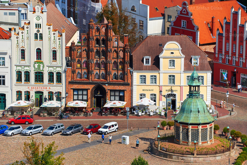 _DSC3227 | Findlinge im Eis, Zeesenboote bei der Traditionsregatta, eine Seebrücke im Sonnenaufgang - mit den Bildern aus dieser Galerie erhalten Sie wunderschöne Aufnahmen über das ganze Jahr. Ein tolles Produkt zum Verschenken, Werben oder zum Träumen vom nächsten - Realisiert mit Pictrs.com