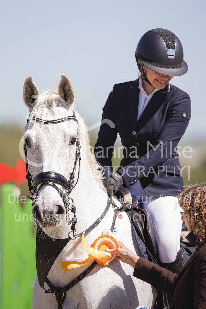 220416_3_A-Springen-358 | Frühlingsfest der Pferde
Herford
16.April 2022
03/1 Sprigprüfung mit steigenden Anforderungen Kl. A** geschlossen 0-43 RLP