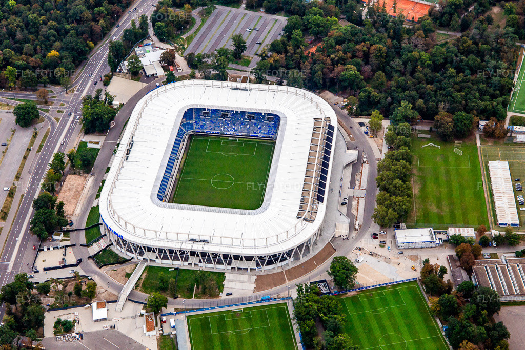 Luftbild: Fertig gestelltes BBBank Stadion Wildpark des Karlsruher Sport-Club e.V. im Ortsteil Innenstadt-Ost in Karlsruhe im Bundesland Baden-Württemberg in Deutschland. Foto: IMG_138772.jpg vom 16.09.2023 durch Werner Riehm/FLY-FOTO.deKarlsruher SC