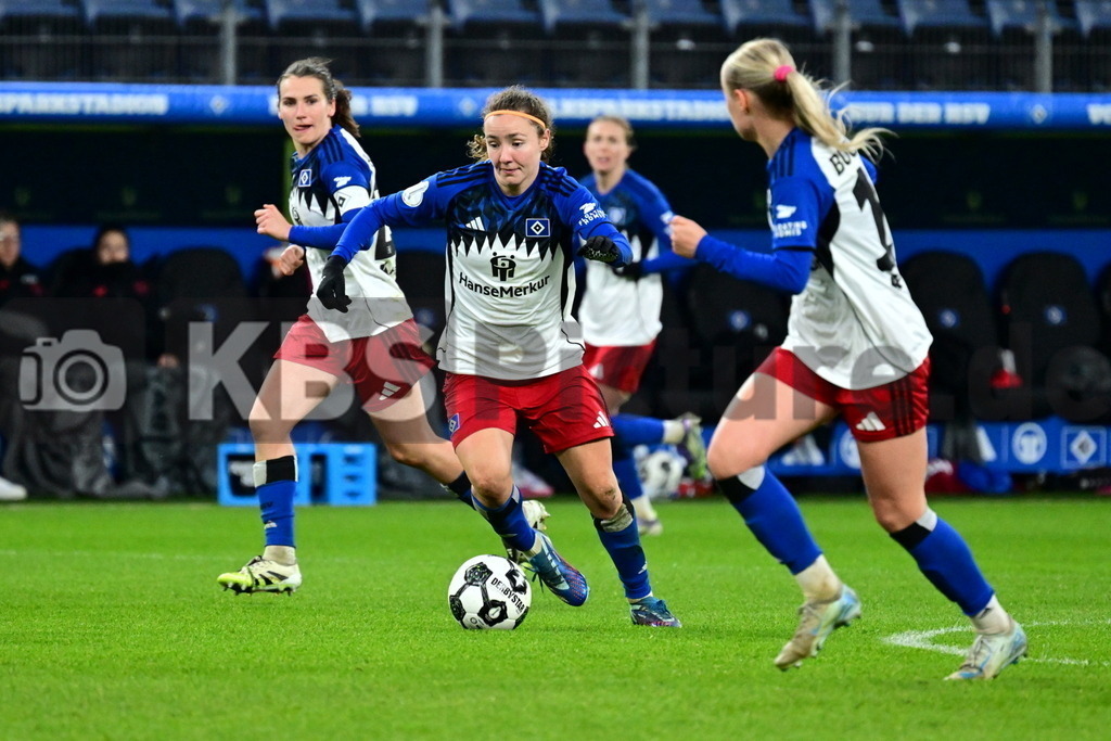 KBS Picture_HSV-Leverkusen_DFBpokal_Frauen_035 | Brunnthaler Melanie (HSV Frauen) ,Sportplatz :  Volksparkstadion, - Realisiert mit Pictrs.com