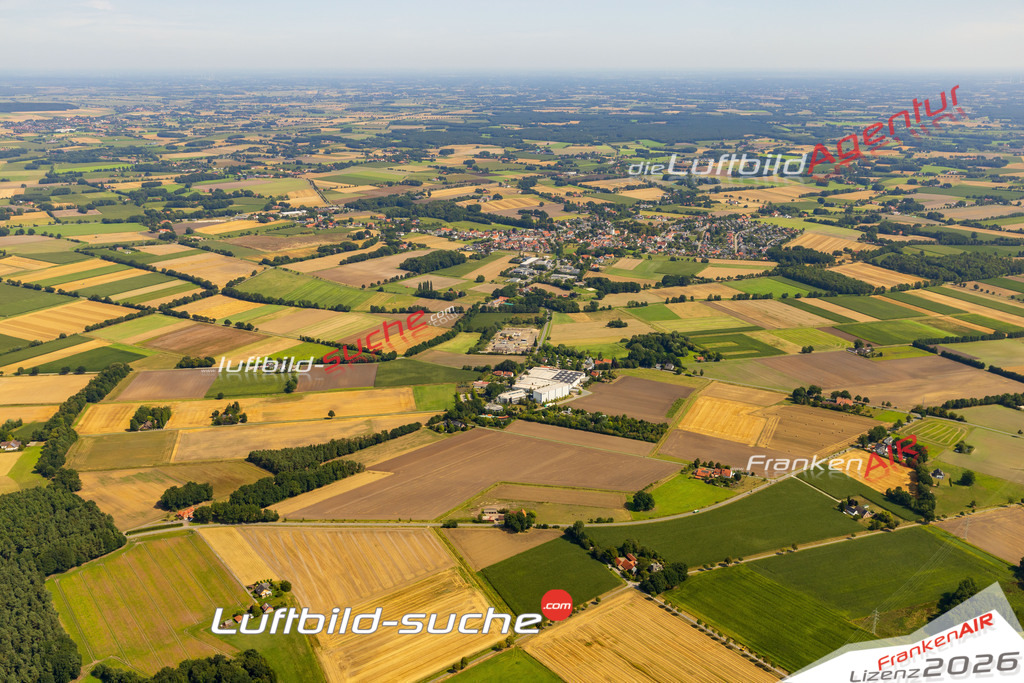 Klassische Luftaufnahme ohne Drohne zeigt:Levern bei Stemwede - Die Luftbildaufnahme wurde 2025 vom UL-Flugzeug heraus erstellt ( keine Drohnenaufnahme ) - Hochauflösende Luftaufnahme -Nicht vergleichbar mit Google Maps oder Satelittenbilder- Die Geschenkidee !Mit Lizenz und Bildrechte bestellbar