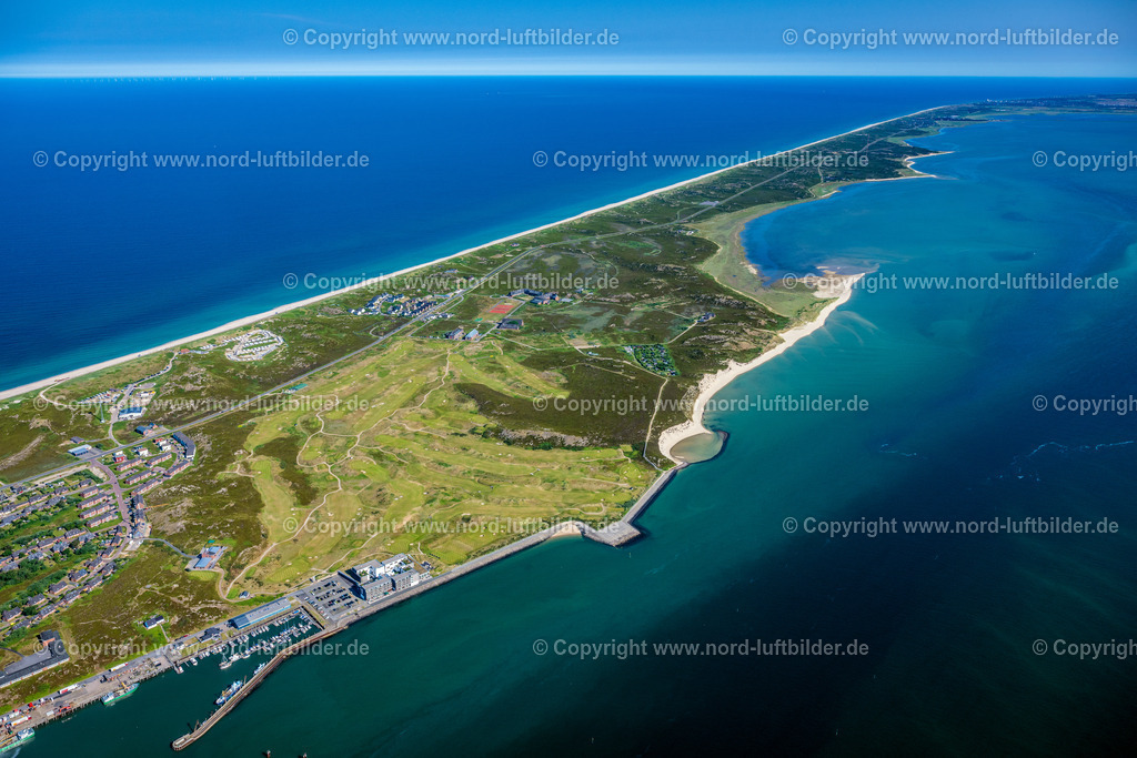 Sylt_Hörnum_Golfpatz_Budersand_ELS_2883210625 | HöRNUM (SYLT) 21.06.2025 Gebäudekomplex der Hotelanlage mit Golfplatz am Hafen in Hörnum (Sylt) Insel Sylt im Bundesland Schleswig-Holstein, Deutschland. Weiterführende Informationen bei: Südkap GmbH &amp; Co. KG. // Complex of the hotel building with Golfplatz on Hafen in Hoernum (Sylt) island Sylt in the state Schleswig-Holstein, Germany. Further information at: Suedkap GmbH &amp; Co. KG. Foto: Martin Elsen