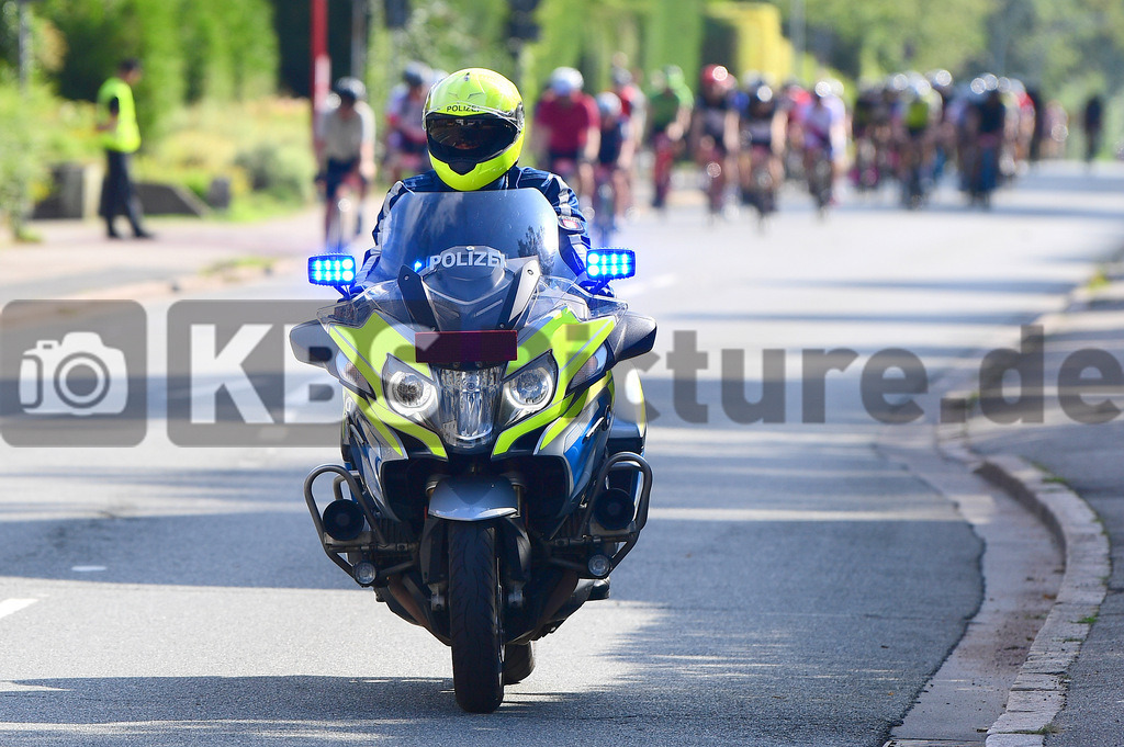 KBS Picture_Cyclassics-Hamburg2023_200823_048 | Cyclassics auf der Hamburger Strasse in Rellingen ,Bemer Cyclassics Hamburg Radrennen 2023 , Durch Hamburg und Schleswig-Holsten ,UCI-WorldTour-Rennen Profi-Elite Herren ca.200KM , Amateurradfahrer Jedermann Rennen 60KM ,Amateurradfahrer Jedermann Rennen 100KM , - Realisiert mit Pictrs.com