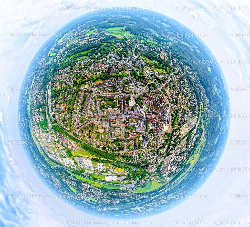Hattingen250590328Mitte | Luftbild, Innenstadt und Altstadt mit roten Dächern, Erdkugel, Fisheye Aufnahme, Fischaugen Aufnahme, 360 Grad Aufnahme, tiny world, little planet, fisheye Bild, , Hattingen, Ruhrgebiet, Nordrhein-Westfalen, Deutschland