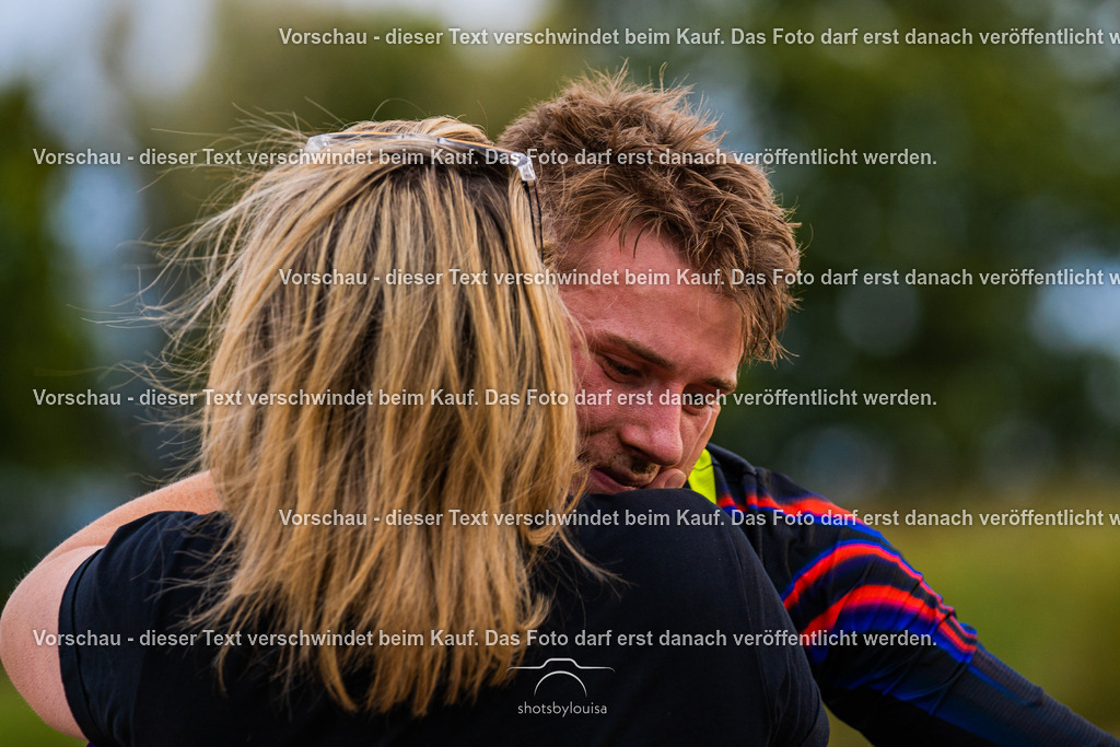 09_21_LM_Schenkenhorst-3913 | Sportfotografin aus Berlin-Brandenburg mit Fokus auf Motocross. Ich halte deine sportliche Leistung und echte Emotionen auf und neben der Strecke professionell fest. Entdecke die Fotos von deinem Rennen und bestelle sie direkt hier im Shop.