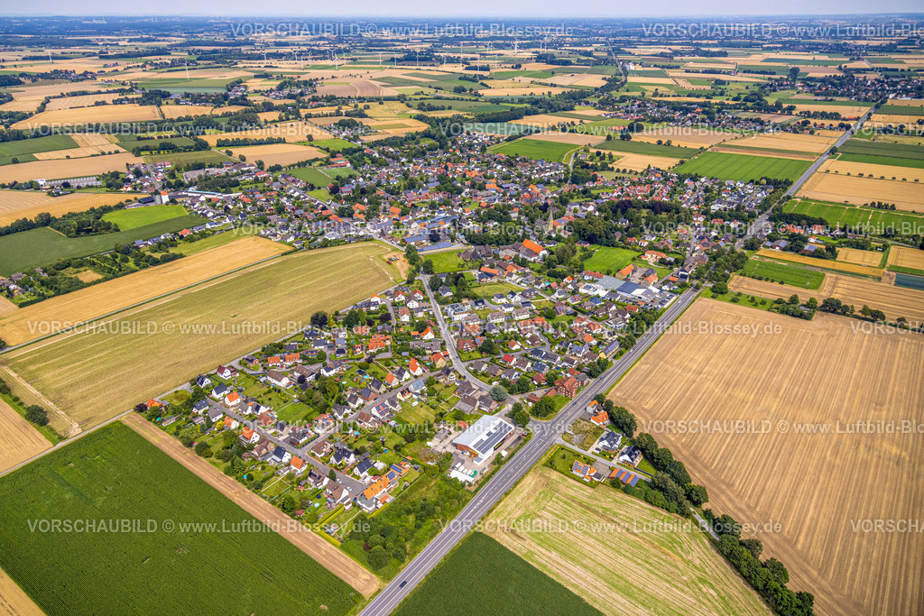 Werl240711868 | Luftbild, Wohngebiet Ortsansicht Westönnen, Westönner Bundesstraße, Landesstraße L969, Wiesen und Felder mit Fernsicht, Westönnen, Werl, Soester Börde, Nordrhein-Westfalen, Deutschland