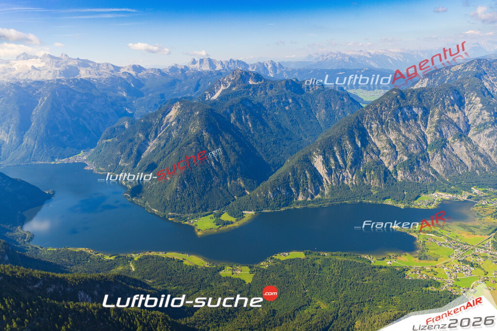 Luftaufnahme von  Bad Goisern am Hallstättersee - Die Luftaufnahme wurde 2025 vom UL-Flugzeug heraus erstellt ( keine Drohne ) - Hochauflösende Luftaufnahme - für professionelle Ausdrucke geeignet. Die Geschenkidee !Mit Lizenz und Bildrechte bestellbar