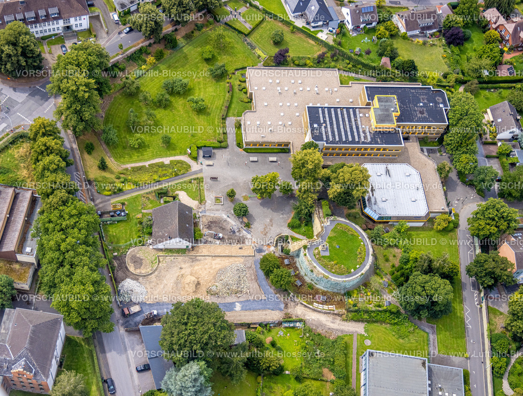 Werl240712090 | Luftbild, Altes Schloss Werl, Schlossruine des ehemaligen kurfürstlichen Stadtschlosses, Ursulinengymnasium, Werl, Soester Börde, Nordrhein-Westfalen, Deutschland