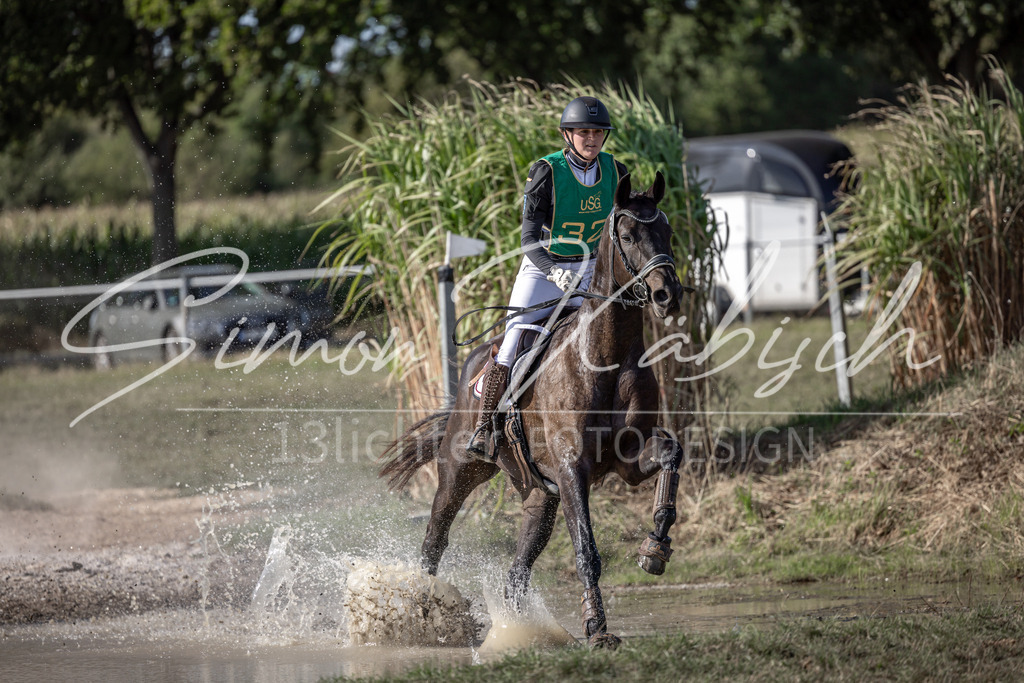 20250907-_3LI3266 | Tierfotografie Pferde, Hunde, Katzen, Haustiere.
Turnierfotografie Reitturniere, Reiten, Springreiten, Dressur in Hanau, dem Main-Kinzig-Kreis und dem Rhein-Main- Gebiet um Frankfurt