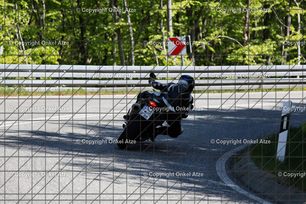 IMG_8543 | Fotograf am Kyffhäuser. Onkel Atze. Kyffhäuser Rennstrecke. Café36. Motorsportfotografie. - Realisiert mit Pictrs.com