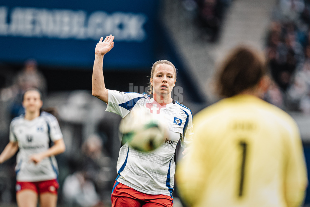 Fußball | Frauen | Saison 2024/2025  | DFB-Pokal der Frauen | Halbfinale | Hamburger SV vs. Werder Bremen | 23.03.2025 | Christin Meyer (#16, HSV)