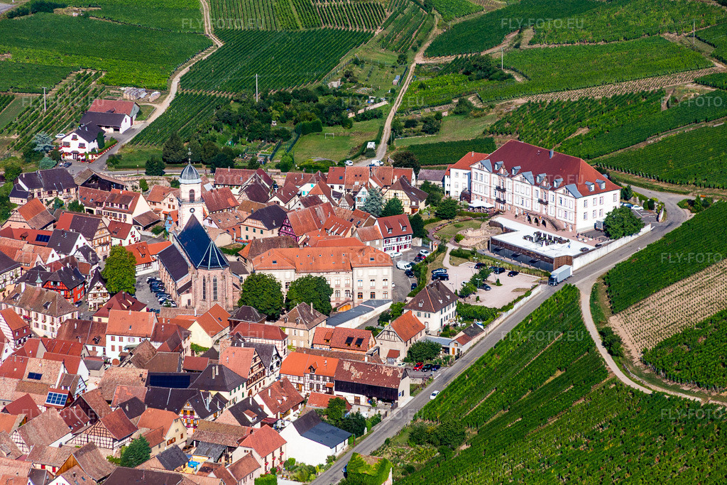 Vue aérienne: Val-Vignes - Hôtel Alsace Séminaires et Mariages à Saint-Hippolyte dans le département Haut-Rhin, France – .Photo: IMG_093306.jpg prise le 16/08/2016 par Werner Riehm/FLY-FOTO.eu – Résolution de l'original: 5472 x 3648 px