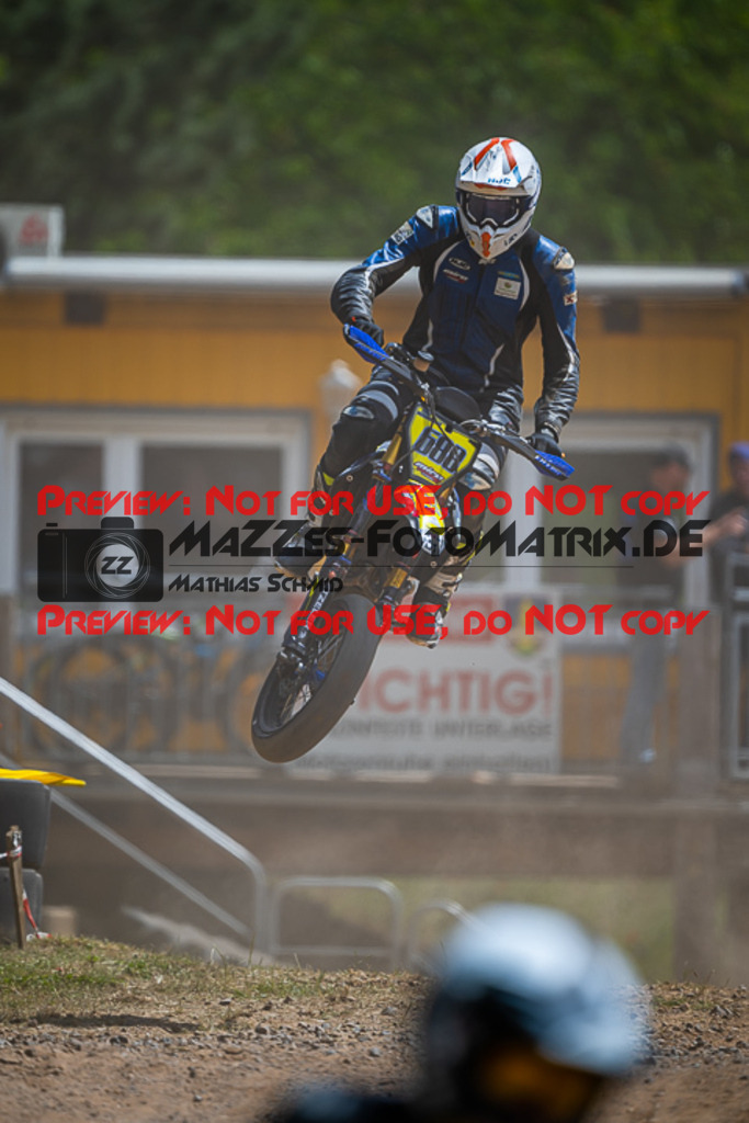 MaZZes_FotoMatrix_220528_1309 | Fotograf Mathias Schmid
Sportfotograf,
Eventfotograf,
Hochzeitsfotograf,
Portraitfotograf