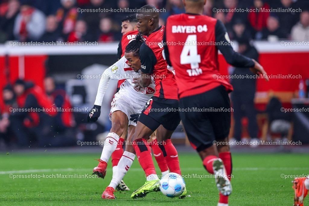 DFB05022501035 | 05.02.2025, Fußball, DFB-Pokal Viertelfinale, Bayer 04 Leverkusen - 1.FC Köln, BayArena, Saison 2024 2025: Torschütze Damion Downs (FC Köln #42) trifft zum 1:0. DFB regulations prohibit any use of photographs as image sequences and or quasi-video.