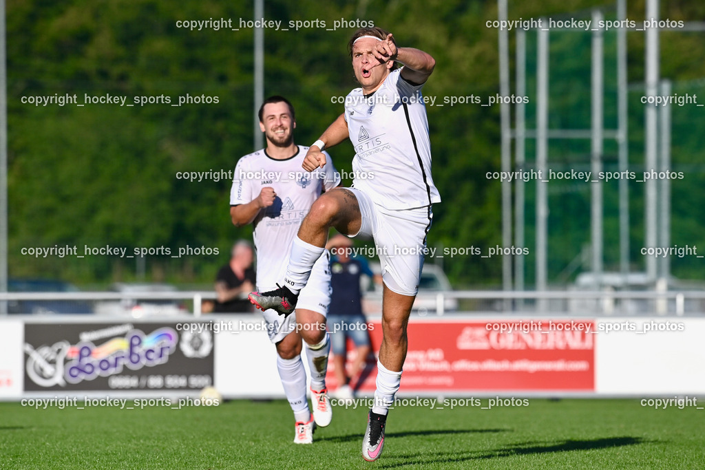 SC Landskron vs. ATUS Velden 11.8.2023 | Jubel ATUS Velden Mannschaft, #24 Gerfried Einspieler, #10 Lukas Lausegger