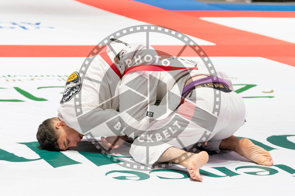 20231109PBB4812 | Fighters compete during the AJP World Professional Championship in the Mubadala Arena in Abu Dhabi, Arab United Emirates, on November 9, 2023.