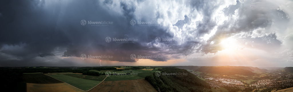Gewitterzelle über die Alb bei Geislingen | löwenblicke | shop