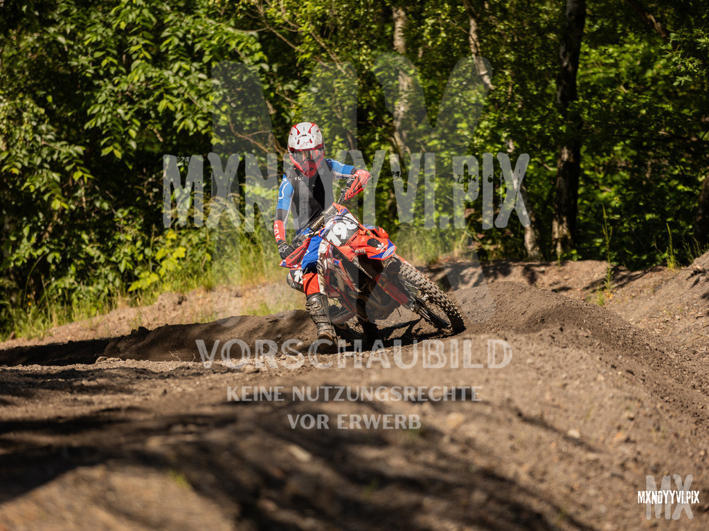 866A1061 | mxndyyvipix