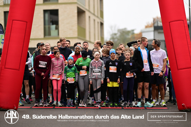 Süderelbe Halbmarathon 2025 I 09.11.2025 I Fotograf_DerSportfotograf.I 00461 | Der Sportfotograf. - Realisiert mit Pictrs.com