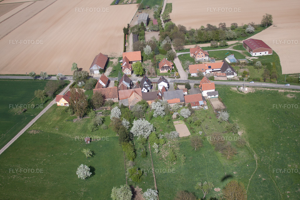 Luftbild: Ortsteil Frohnackerhof in Seebach im Bundesland Bas-Rhin in Frankreich. – Foto: IMG_39454.jpg vom 10.04.2011 durch Werner Riehm/FLY-FOTO.de – Auflösung des Originals: 4752 x 3168 px
