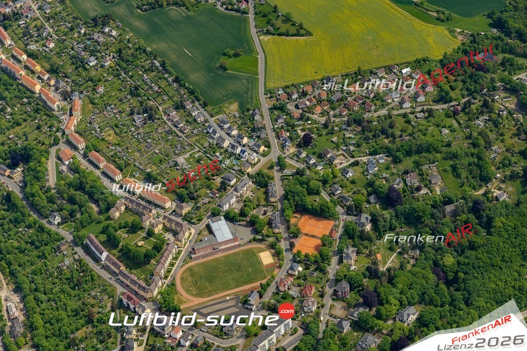 Das Luftbild der Stadt Greiz wurde 2022 vom Flugzeug heraus erstellt (keine Drohnen-Aufnahmen) Aufnahmehöhe ca.450 Meter- hohe Bildauflösung und Druck-Qualität. Garantiert!