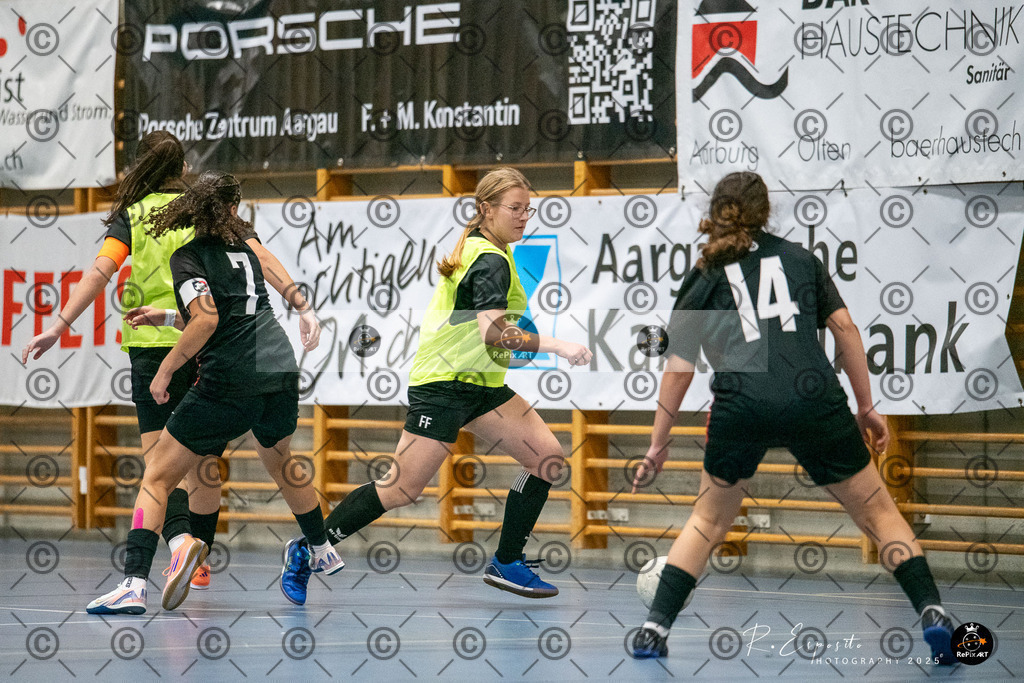 20251130_FCR-Hallenturnier-FF-17_RAW-4_034-75 | Sport und Naturfotografie von Roberto Esposito zeigt echte Momente Bewegung und die Schönheit der Natur. Ausdrucksstarke Bilder schaffen Emotionen.