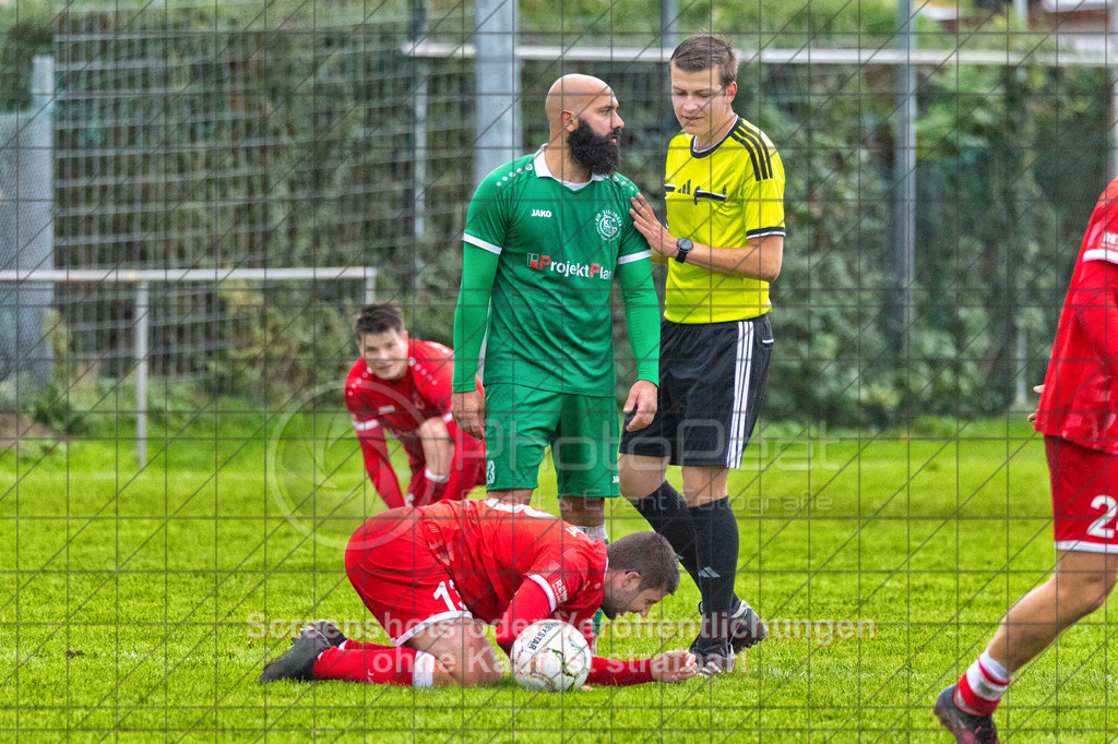 20261011_154204_0219-Bearbeitet_(c)_by_PhotoPeet | #,KSG Eislingen (grün) vs. 1.FC Donzdorf (rot), Fußball, Bezirksliga - Bezirk Neckar/Fils, 07. Spieltag, Saison 2026/2027, Rasensportplatz, Albstraße 69, 73054 Eislingen, 11.10.2026 - 15:00 Uhr,Foto: PhotoPeet / Sport- &amp; Eventfotografie / Peter Harich