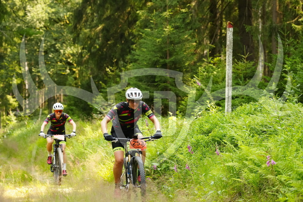 FC103242 | Fotogalerie der Treibjagd im Dunkelwald - Dein MTB Etappenrennen im Erzgebirge - Realisiert mit Pictrs.com