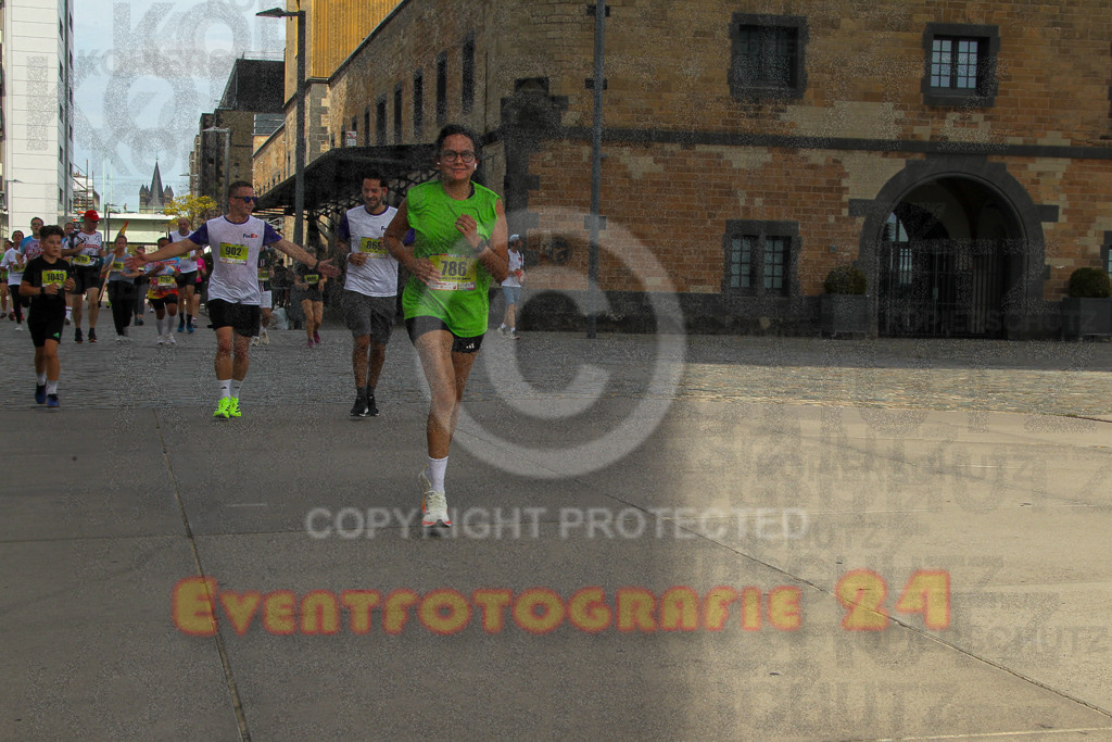 250920_1331_EV4_5909 | Sportfotografie im Rhein-Sieg Kreis, Köln, Bonn, NRW, Rheinland Pfalz, Hessen, etc. Unser Tätigkeitsfeld umfasst den Laufsport vom Volkslauf über den Marathon, Duathlon, Triathon bis zum Ultralauf wie Kölnpfad Ultra oder Schindertrail.