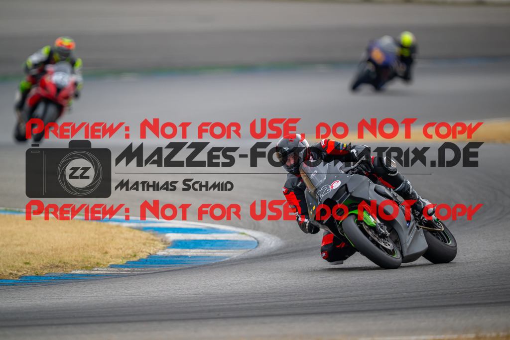 MaZZes-Fotomatrix-20260809-580118 | R1