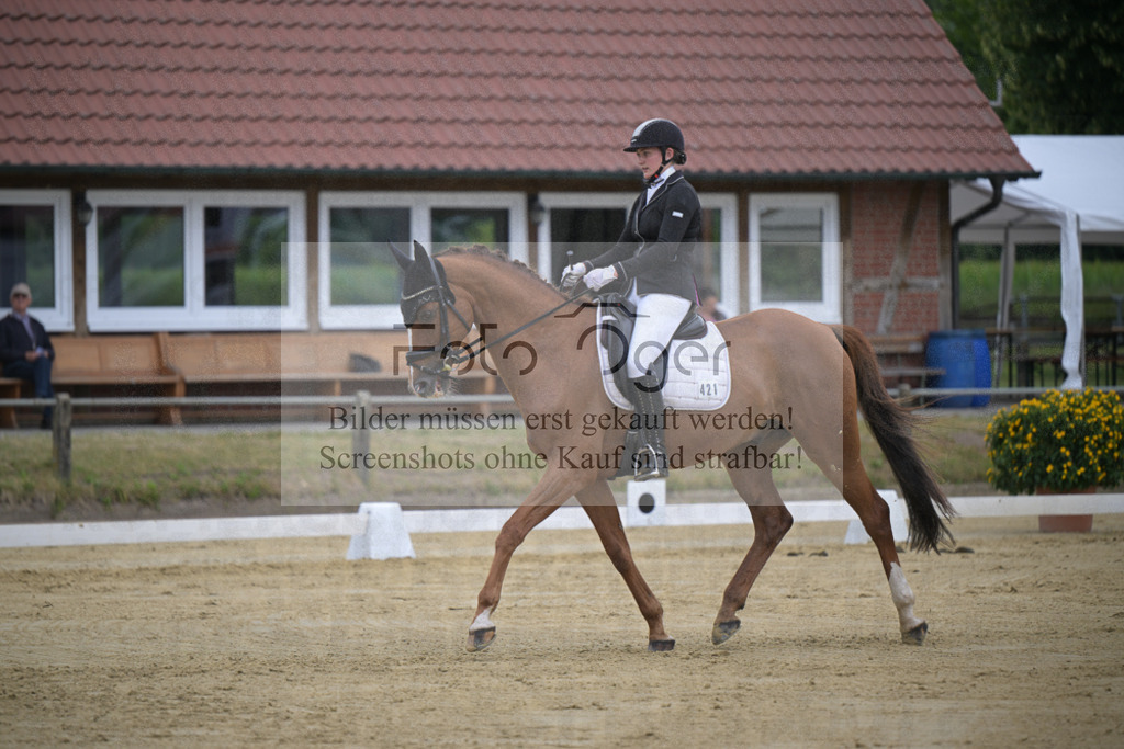 DOS_7377 | Entdecke hochwertige Reitturnierfotos von Foto Oger. Professionell, emotional und authentisch – jetzt Lieblingsmomente im Shop bestellen.Deutschlandweite Turnierfotografie. - Realisiert mit Pictrs.com