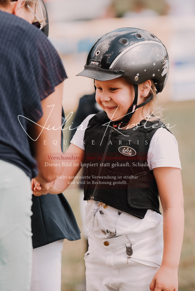 DSC_6377 | Pferde- und Turnierfotografie in Westsachsen. Pferdeportraits, Auftragszeichnungen und intuitive Kunst.