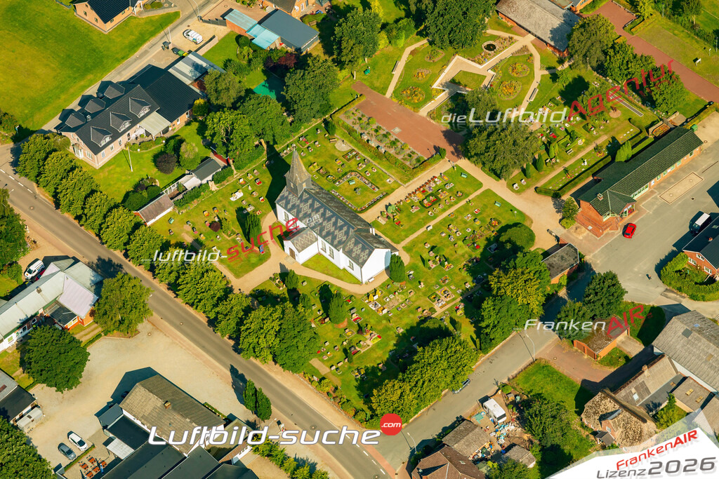 Luftbild der Stadt Ladelund - Das Luftbild wurde 2025 vom UL-Flugzeug heraus erstellt ( keine Drohnenaufnahme ) - Hochauflösende Luftaufnahme - für Wandbilder und großformatige Ausdrucke geeignet. Das besondere Geschenk!Hier alle&nbsp;Infos zur Lizenzierung der LuftaufnahmeWir fliegen auch dieses Jahr wieder in Ihre Region um Luftbilder zu erstellen.- Luftbild anfragen