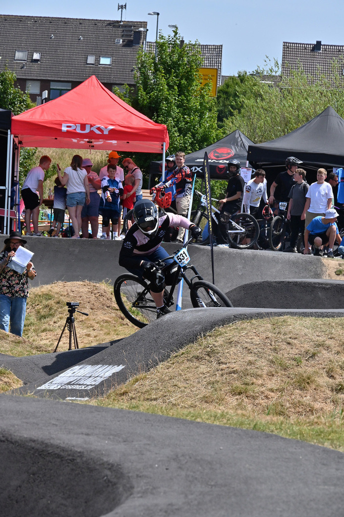 DSC_6847-cam-florian | German Pumptrack Series - Realisiert mit Pictrs.com