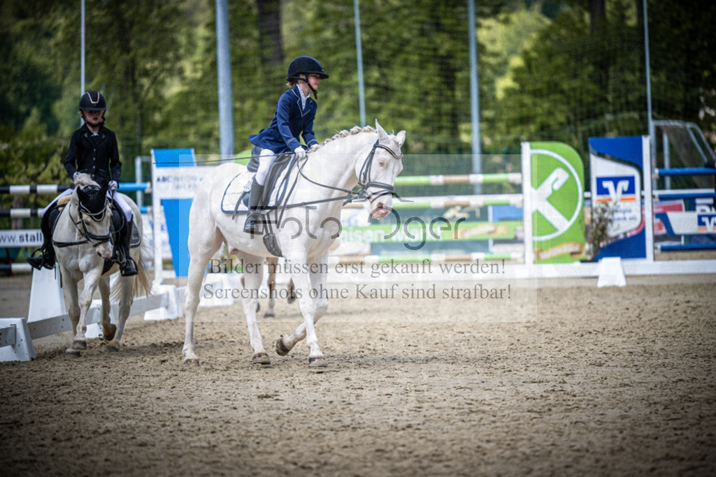 DOS_2102 | Reitturnier Venne - Realisiert mit Pictrs.com