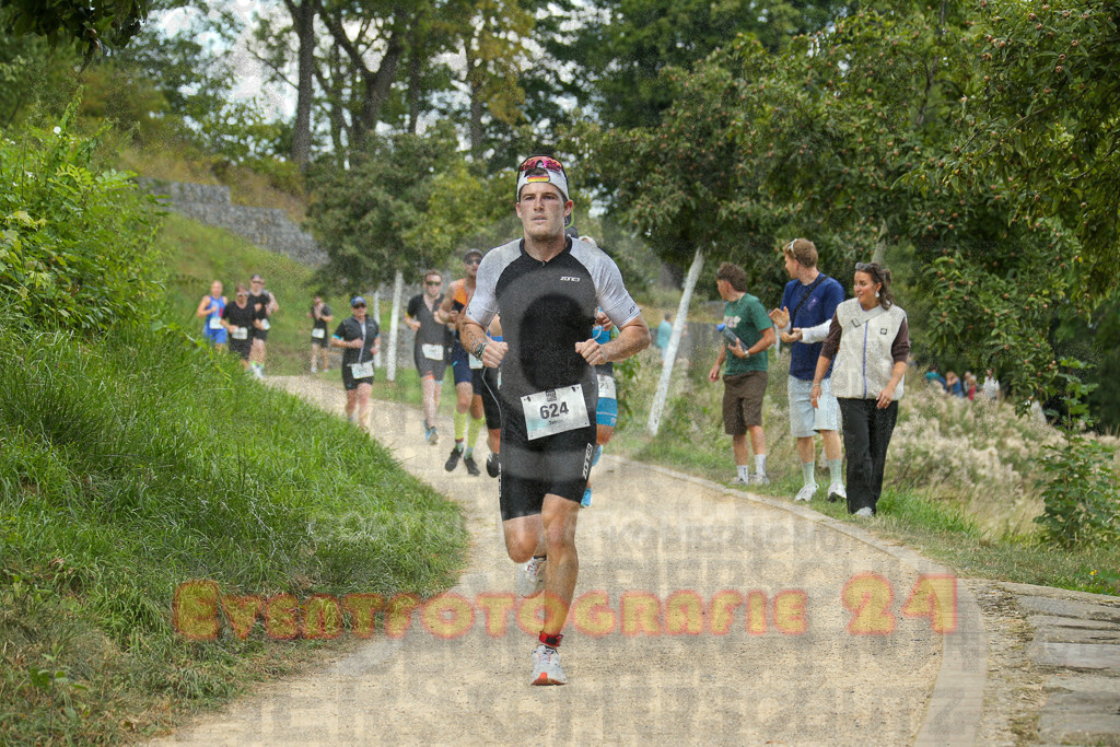 250824_1419_EX1_5823 | Sportfotografie im Rhein-Sieg Kreis, Köln, Bonn, NRW, Rheinland Pfalz, Hessen, etc. Unser Tätigkeitsfeld umfasst den Laufsport vom Volkslauf über den Marathon, Duathlon, Triathon bis zum Ultralauf wie Kölnpfad Ultra oder Schindertrail.