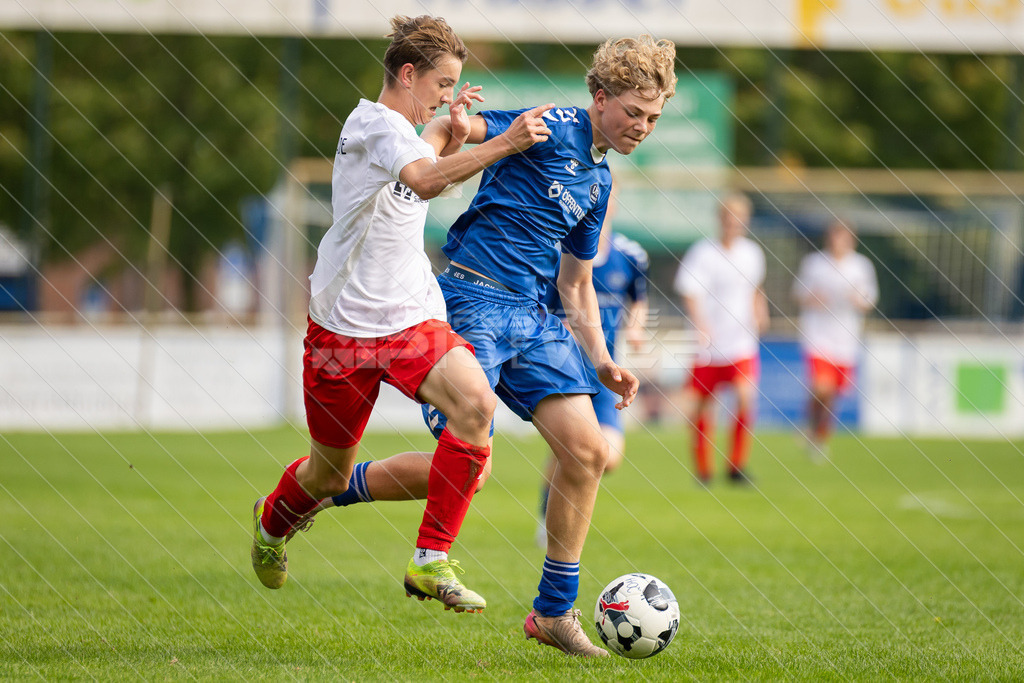 20250920_Picselweb-Fotografie_1R3_1639 | JFV D/A &amp; Stade - VfB Oldenburg0:1 VfB no70:2 VfB no70:3 VfB JFV Eigentor0:4 VfB no70:5 VfB no71:5 JFV no3 Jaric Jimenez-Voss2:5 JFV no9 Janko Sylvester3:5 JFV no16 Damian Elias Mihro Burekovic - Realisiert mit Pictrs.com
