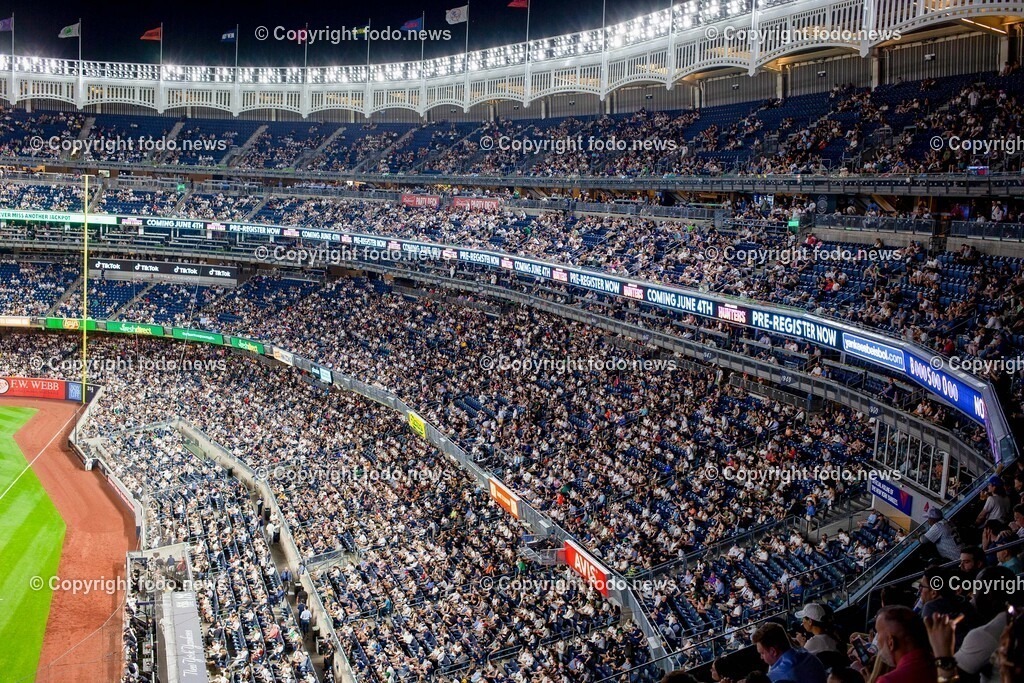 Vereinigte Staaten von Amerika_ USA_ New York City_ NYC_ 20.05.2024-106 | 20.05.2024, Vereinigte Staaten von Amerika, USA, New York City, NYC im Bild diverse Stadtansichten New York City, Wolkenkratzer, Essen, U-Bahn, Menschen, Stadion, Baseball, Yankees, Mets, Manhatten, East River, Trump, Macy, Verkehr, AutosNew York City ist eine Weltstadt an der Ostkueste der Vereinigten Staaten. Sie liegt im Bundesstaat New York und ist mit rund 8,8 Millionen Einwohnern die bevoelkerungsreichste Stadt des Landes.Quelle: Wikipedia