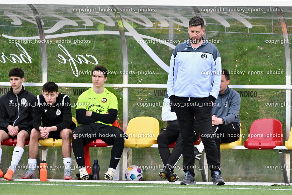 SV Spittal vs. VST Völkermarkt 5.4.2024 | Spielerbank SV Spittal, #24#SV Spittal vs. VST Völkermarkt 5.4.2024, SV Spittal vs. VST Völkermarkt am 05.04.2024 in Spittal an der Drau (Goldeck Stadion), Austria, (Photo by Bernd Stefan)