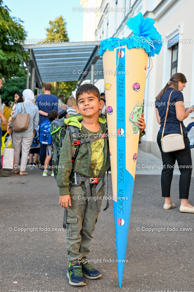 Schulbeginn 2023_ Volksschule Enns_ 11.09.2023-13 | 11.09.2023, Enns, AUT, Schulbeginn 2023, Volksschule Enns, im Bild Luis Riedel (6, Enns) 
