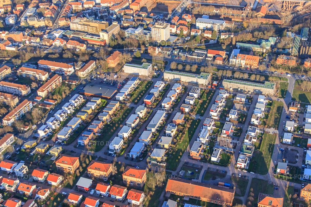 Luftbild: Ortsteil Süd mit Quartier Vauban in Landau in der Pfalz im Bundesland Rheinland-Pfalz in Deutschland. Foto: IMG_62433.jpg vom 24.02.2014 durch Werner Riehm/FLY-FOTO.deAuflösung des Originals: 4752 x 3168 px