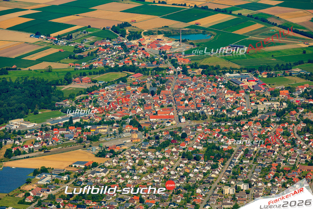 Luftbild der Stadt Volkmarsen - Das Luftbild wurde 2025 vom UL-Flugzeug heraus erstellt ( keine Drohnenaufnahme ) - Hochauflösende Luftaufnahme - für Wandbilder und großformatige Ausdrucke geeignet. Das besondere Geschenk!Hier alle&nbsp;Infos zur Lizenzierung der LuftaufnahmeWir fliegen auch dieses Jahr wieder in Ihre Region um Luftbilder zu erstellen.- Luftbild anfragen