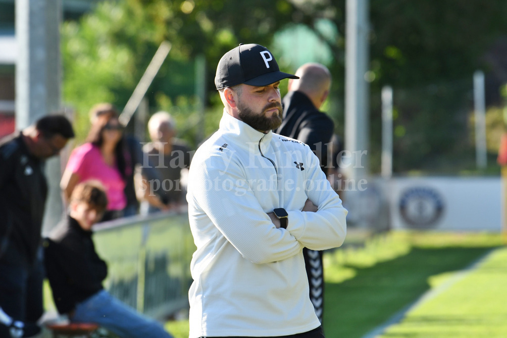 TSV Seebach : SV Wenzenbach | Quirin Grabolle (Co-Trainer TSV Seebach) - Realisiert mit Pictrs.com