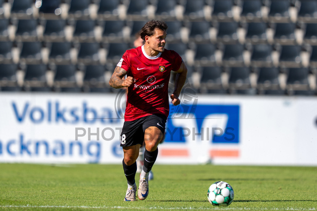 SG Sonnenhof Großaspach vs. Fortuna Köln, Fussball, 3. Liga, 1. Spieltag, 08.08.2026 | Niklas Pollex (SG Sonnenhof Großaspach, #18),SG Sonnenhof Großaspach vs. Fortuna Köln, Fussball, 3. Liga, 1. Spieltag, 08.08.2026,DFB regulations prohibit any use of photographs as image sequences and/or quasi-video